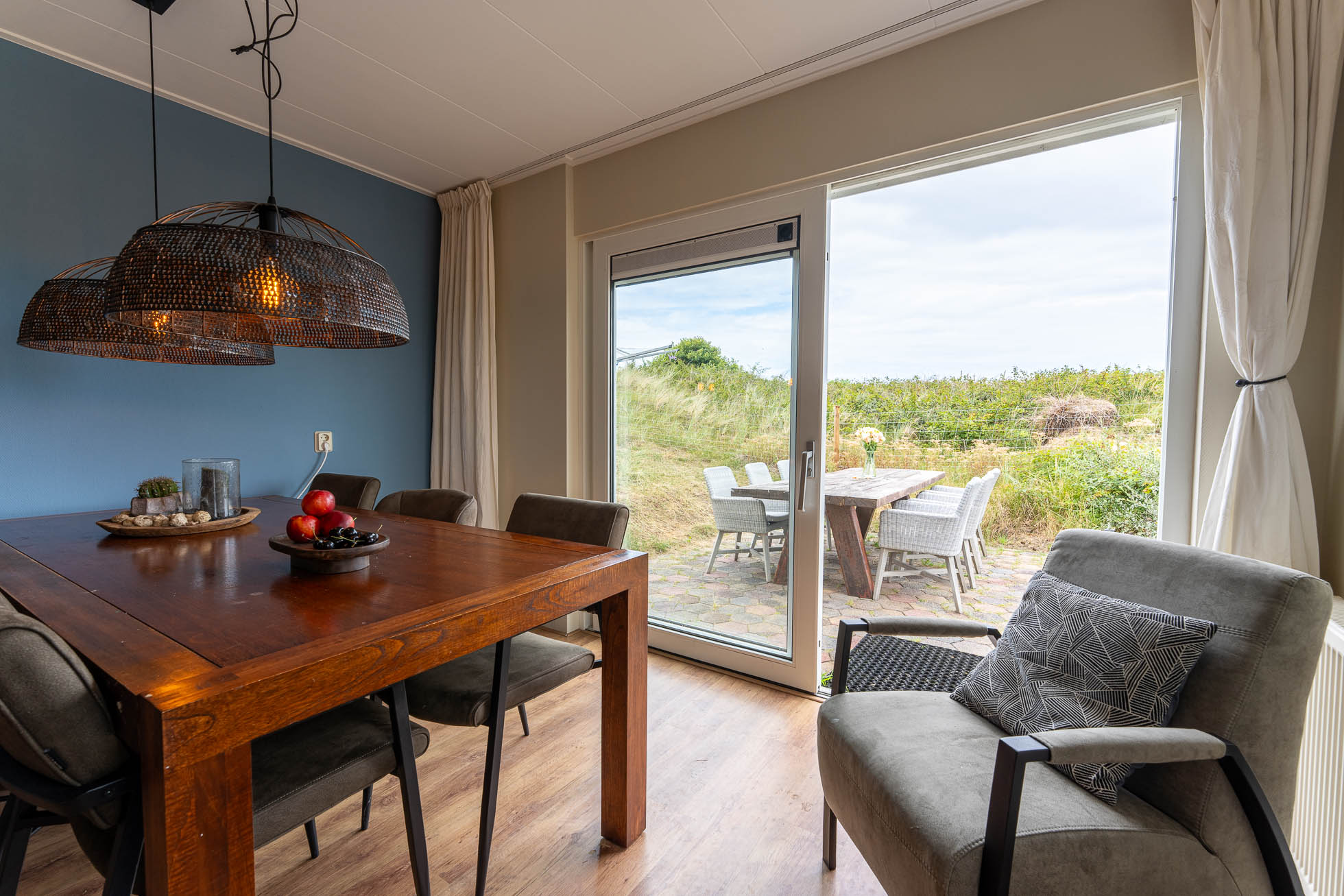 inrichting eetkamer en terras